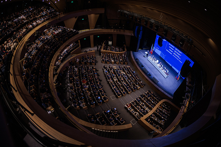    Одним из достижений строителей, конечно, считается именно театр им. Камала, поэтому выбор места проведения итоговой коллегии вполне ожидаем