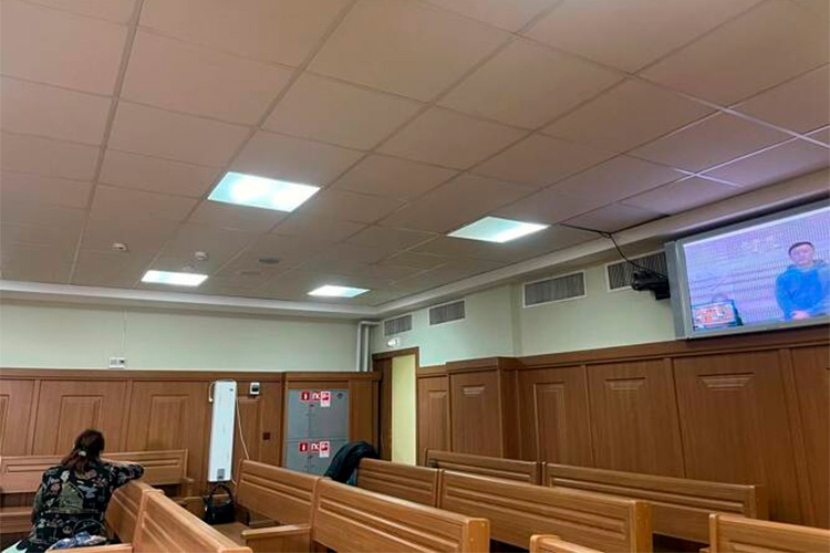    Послушать процесс пришла мама Аминова