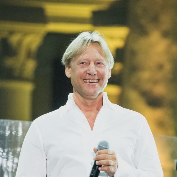     Сегодня 65 лет Дмитрию Харатьяну