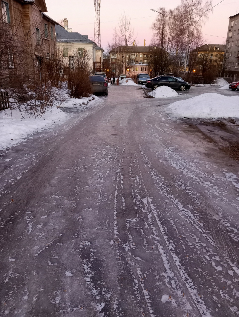    Путь к детскому саду в Петрозаводске превратился в опасный катокПодслушано в ПТЗ | Петрозаводск / ВК