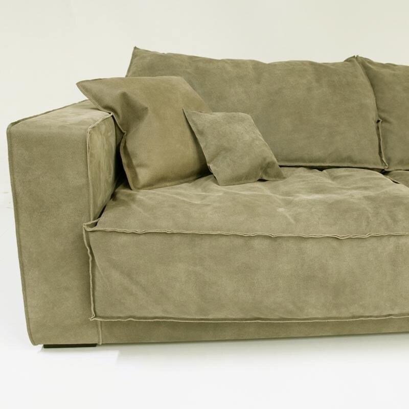 Диван с обивкой из натурального нубука