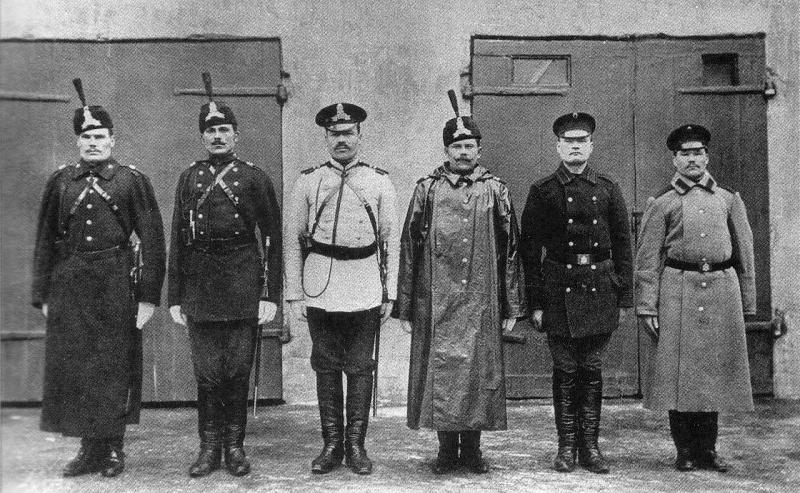 Такими вот "разномастными" были представители царской полиции. Фото из открытых источников.