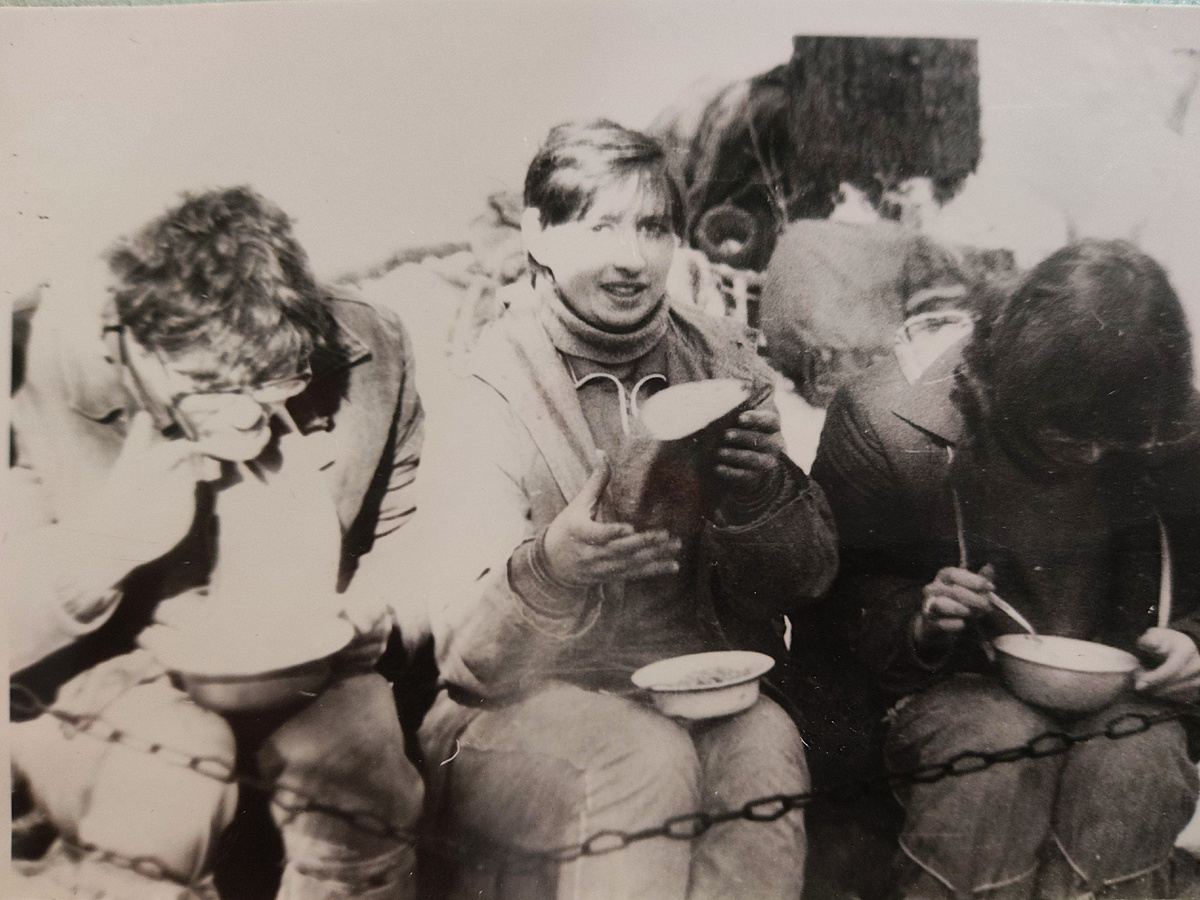 Как же вкусна каша, приготовленная на костре!