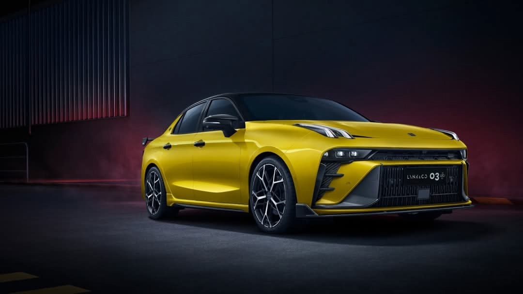 Автомобиль Lynk & Co 03