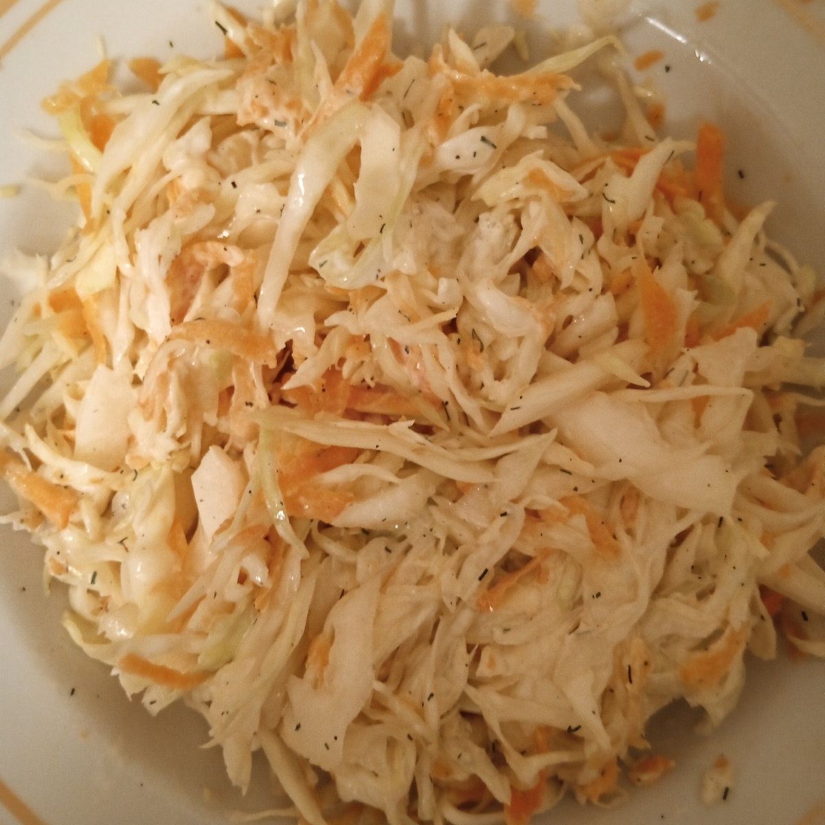 Салат: капуста б/к+морковь+специи.