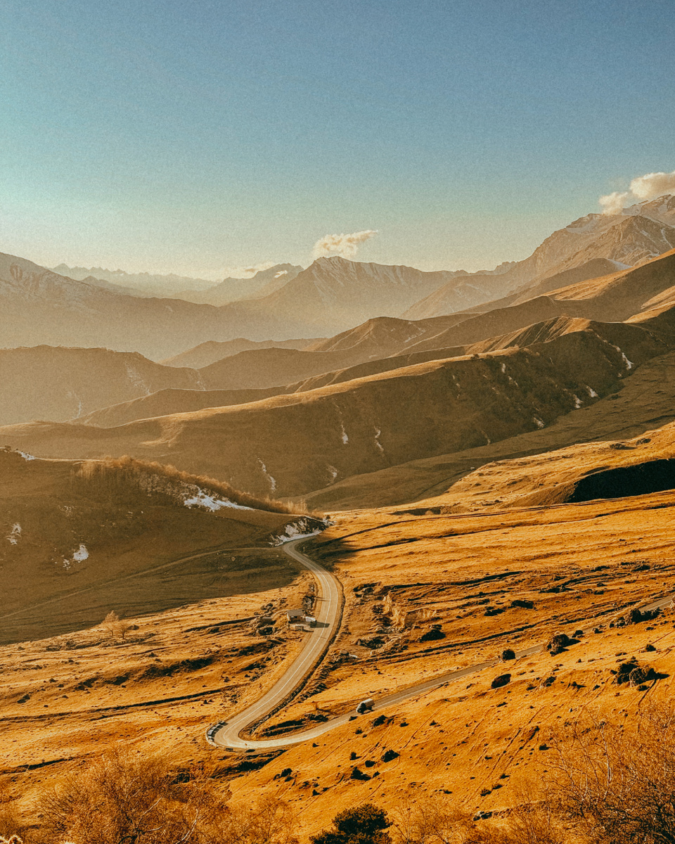ехать по дороге с такими видами одно удовольствие