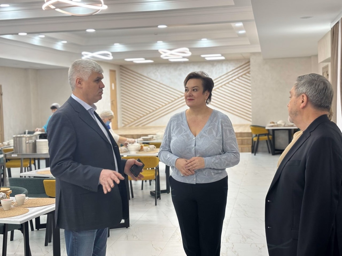    Курскую область с рабочим визитом посетил Олег Хохлов