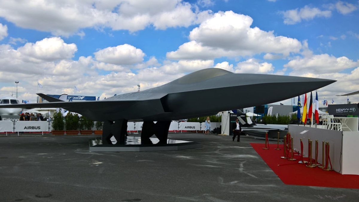 Макет будущего европейского истребители 6-го поколения NGF от FCAS (Future Combat Air System). Источник фото: https://naked-science.ru/article/tech/evropeycy-pokazali-maket-istrebitelya
