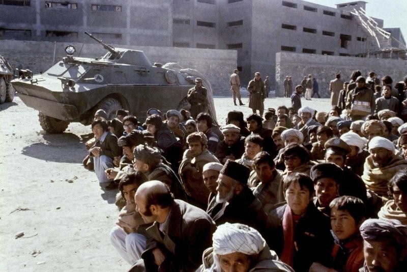 https://fishki.net/3637489-afganskaja-vojna-v-fotografijah-1979-1989-godov.html