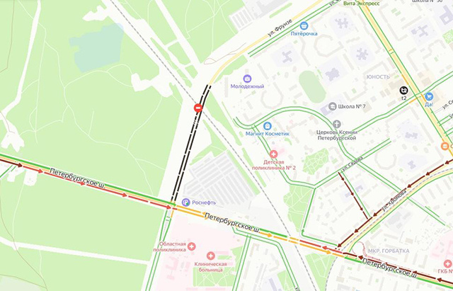 В Твери на Петербургском шоссе и улице Хромова пробки