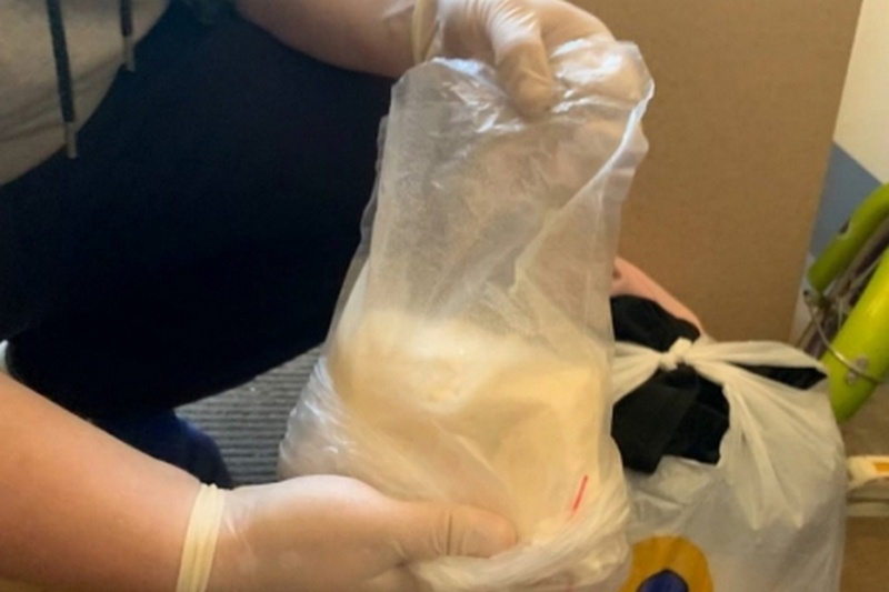    По версии следствия, в ноябре 2022 года подсудимые создали группу для сбыта наркотиков в Москве, Московской, Калужской, Костромской, Орловской, Рязанской, Источник: https://cherinfo.ru/news/137988