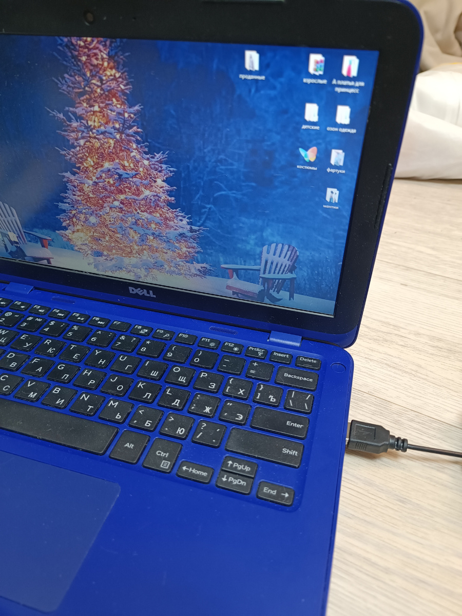 Картинка зимняя на нём, праздничная😍