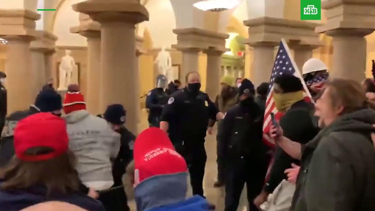    Момент штурма Капитолия попал на видео