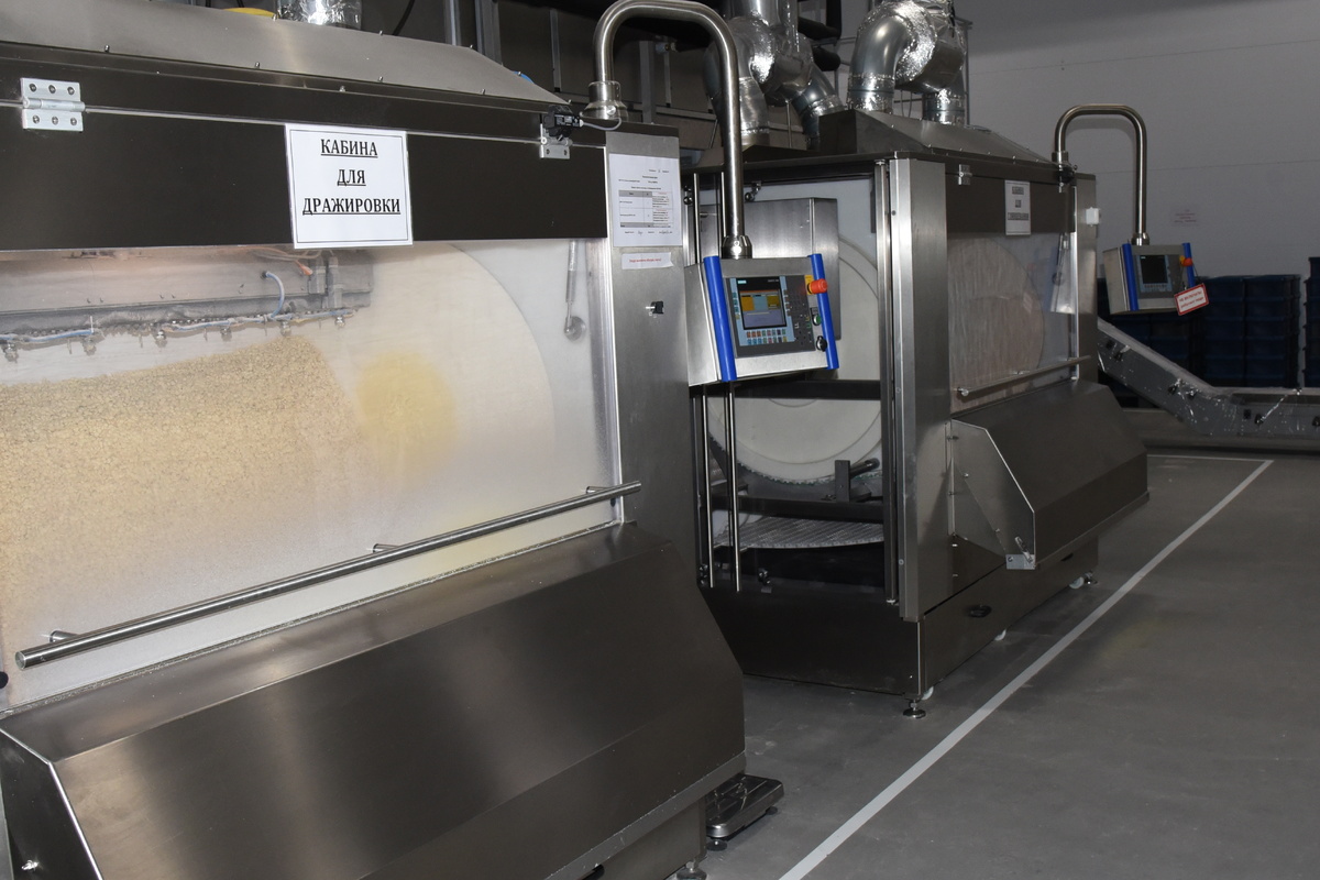 Подготовка основы (хрустящего экструдированного продукта) + накатка шоколада

