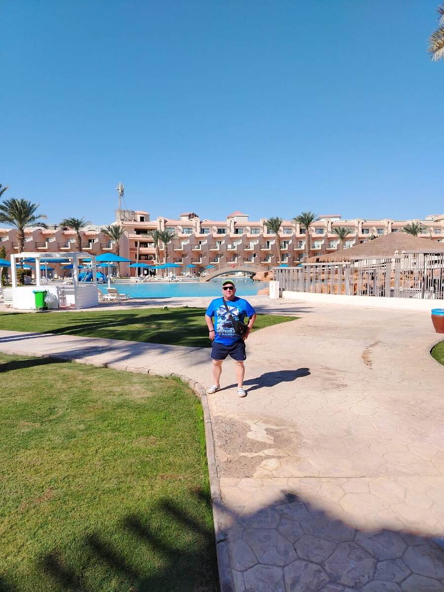 На территории отеля.