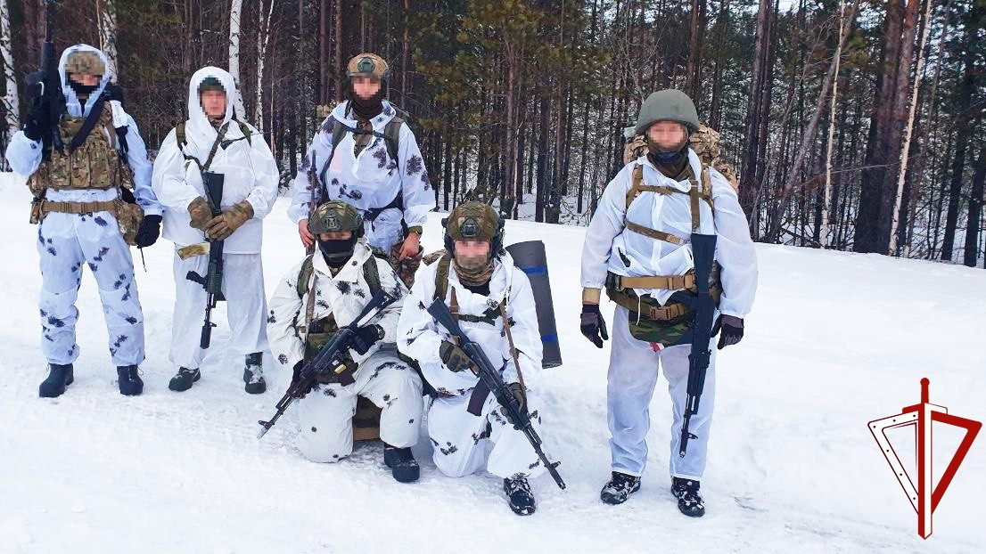    ﻿В Югре сотрудники Росгвардии провели учения на открытой местности