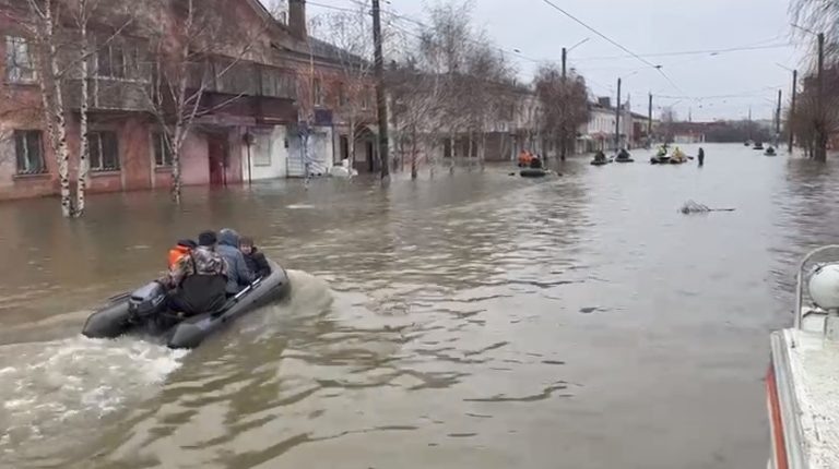    В Орске более 200 домов признаны пригодными для проживания после паводка Оренбуржье