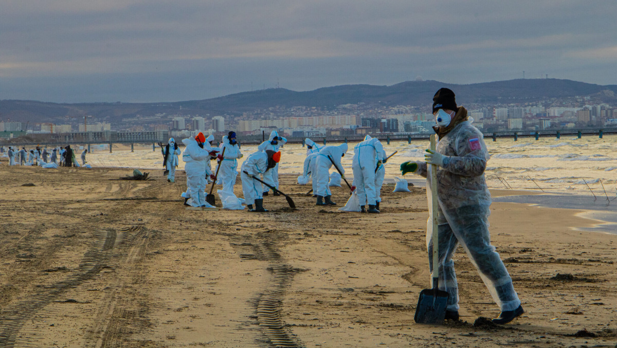    Волонтёры помогают в ликвидации ЧС. Фото: Екатерина Новикова