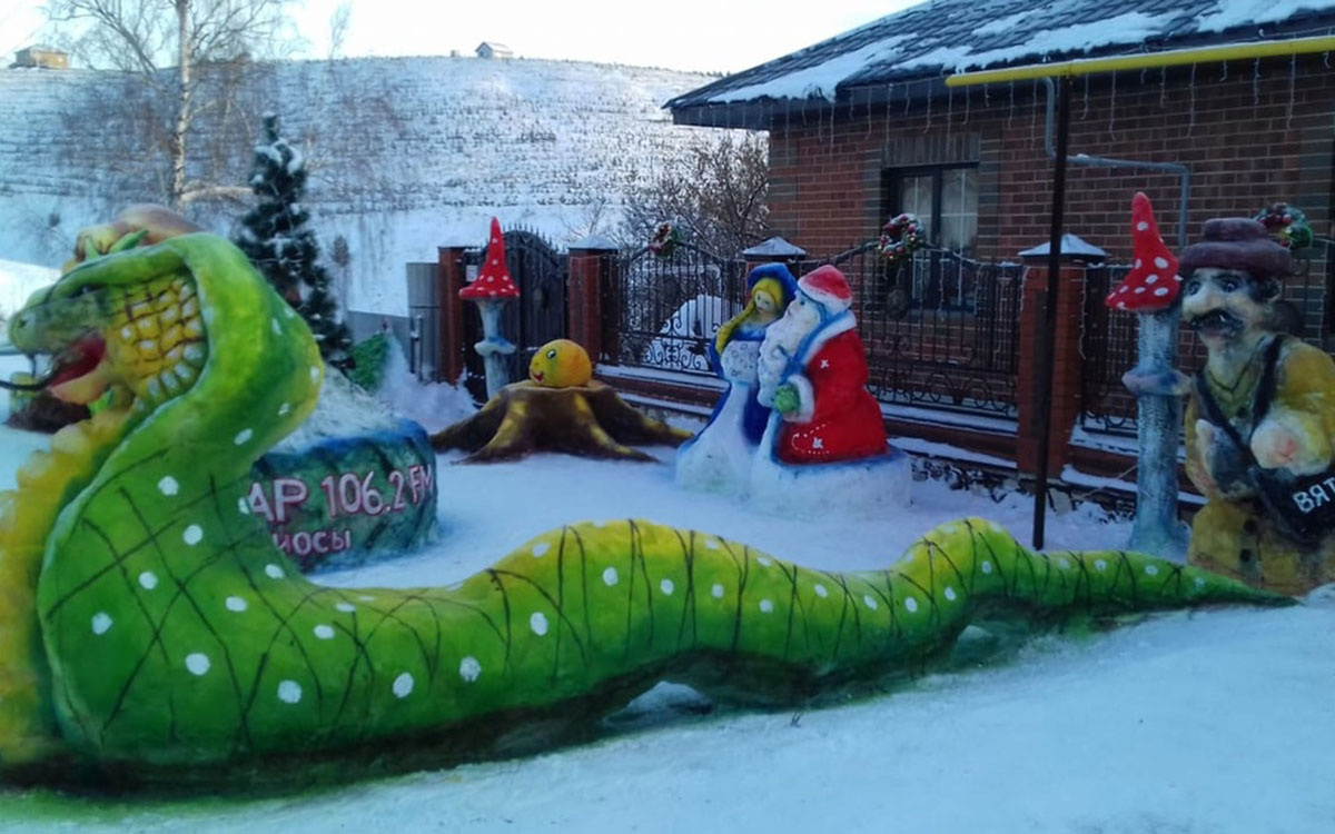Отдать голос за самое оригинальное украшение двора можно на странице «Татар-информа» в социальной сети «ВКонтакте». Фото: страница «ВКонтакте» Роберта Салахутдинова