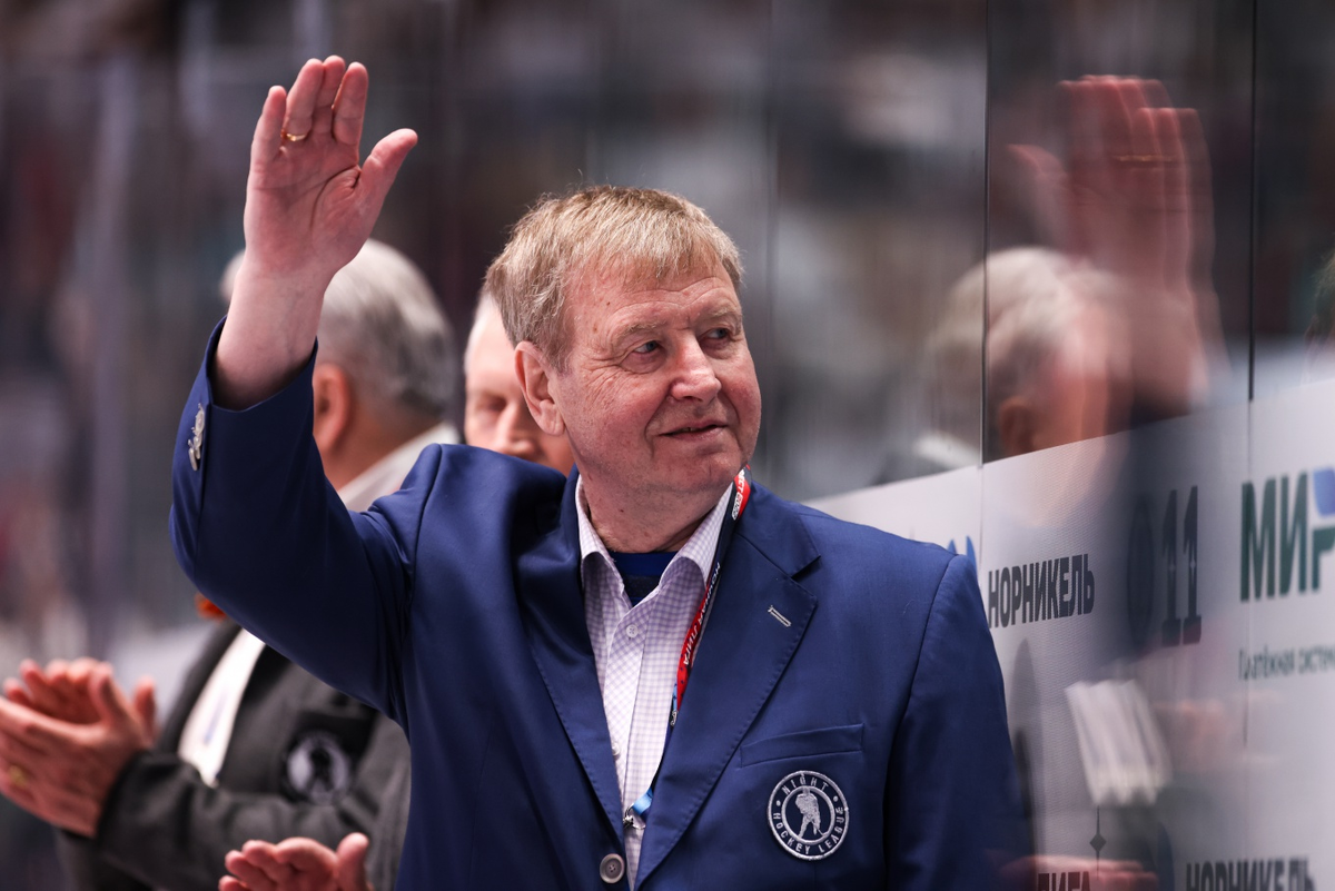 Юрий Ляпкин на Гала-матче в качестве тренера команды