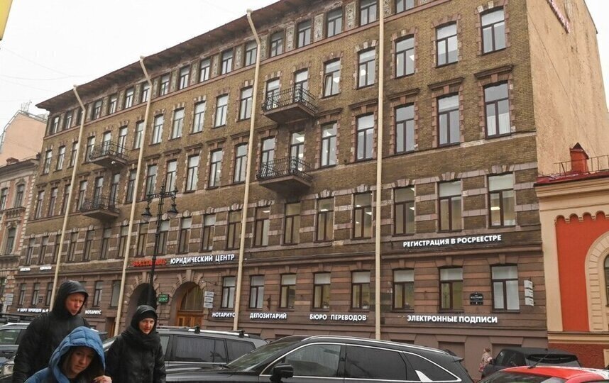    В одном из доходных домов на улице Восстания жил персонаж из повести "Рассказ неизвестного человека"Игорь Акимов