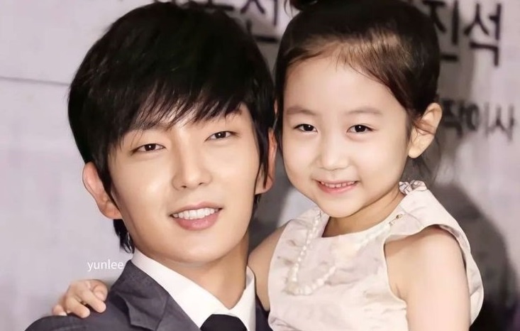 Это не давление для голосования! Фото очень солнечное и радостное, поэтому - заставка!