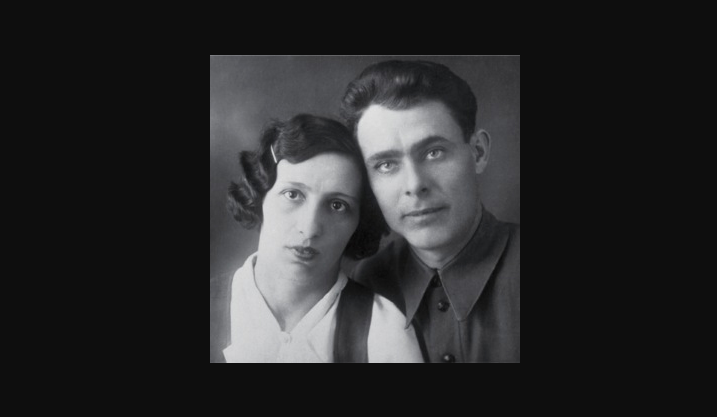 Брежнев с супругой, 1927 год