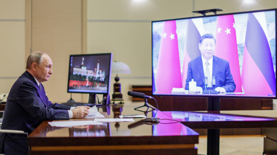    Владимир Путин и Си Цзиньпин поговорили по видеосвязи Татьяна Сидорова