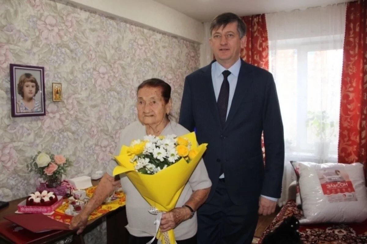    Ветеран труда из Красноярска отметила вековой юбилей