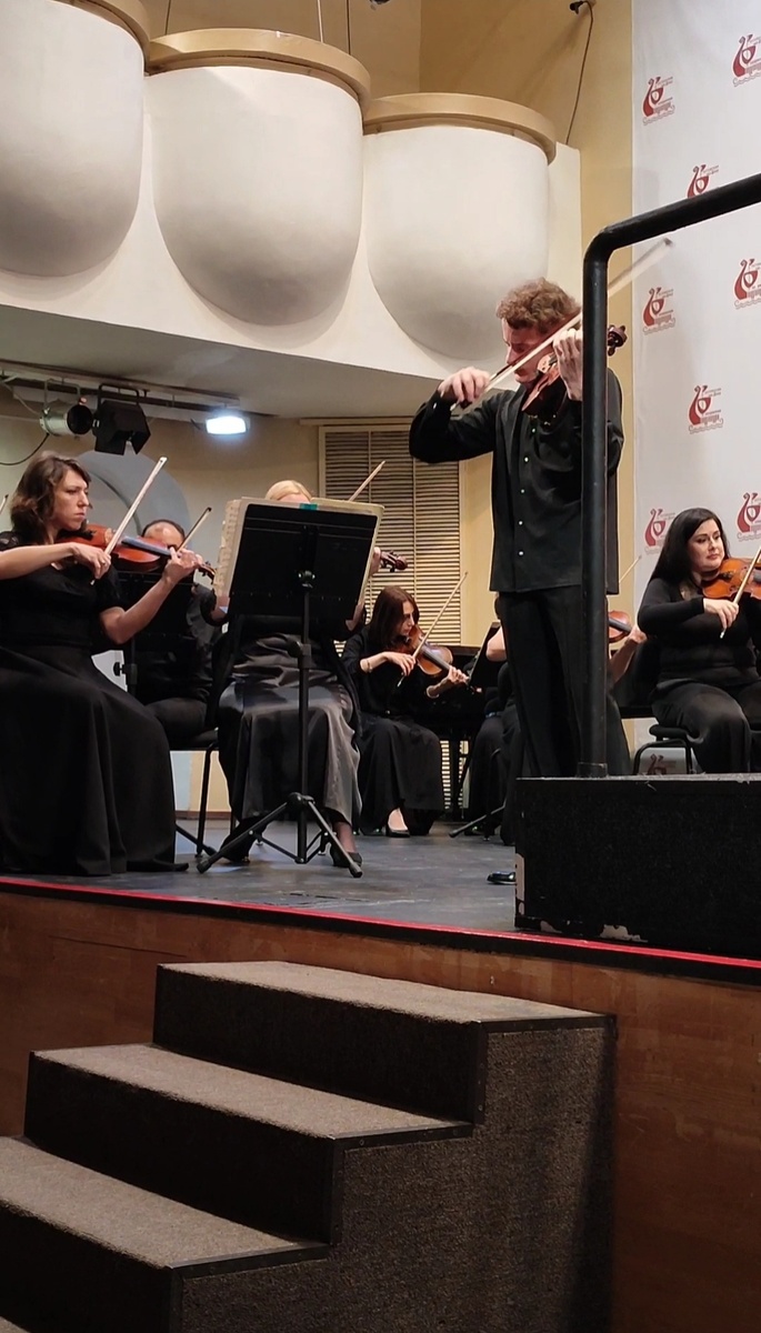 Супер талантливый мальчик, приехавший из другого города выступать у нас с нашим оркестром