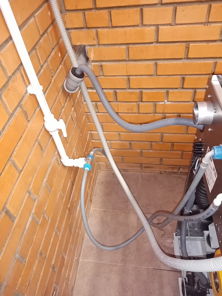 Подключение воды тонкими шлангами