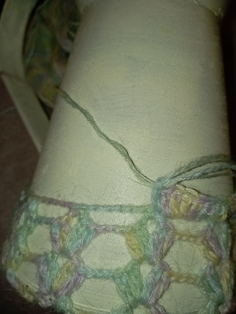 Рис. 2 Обвязывание жестяного кувшина, примерка