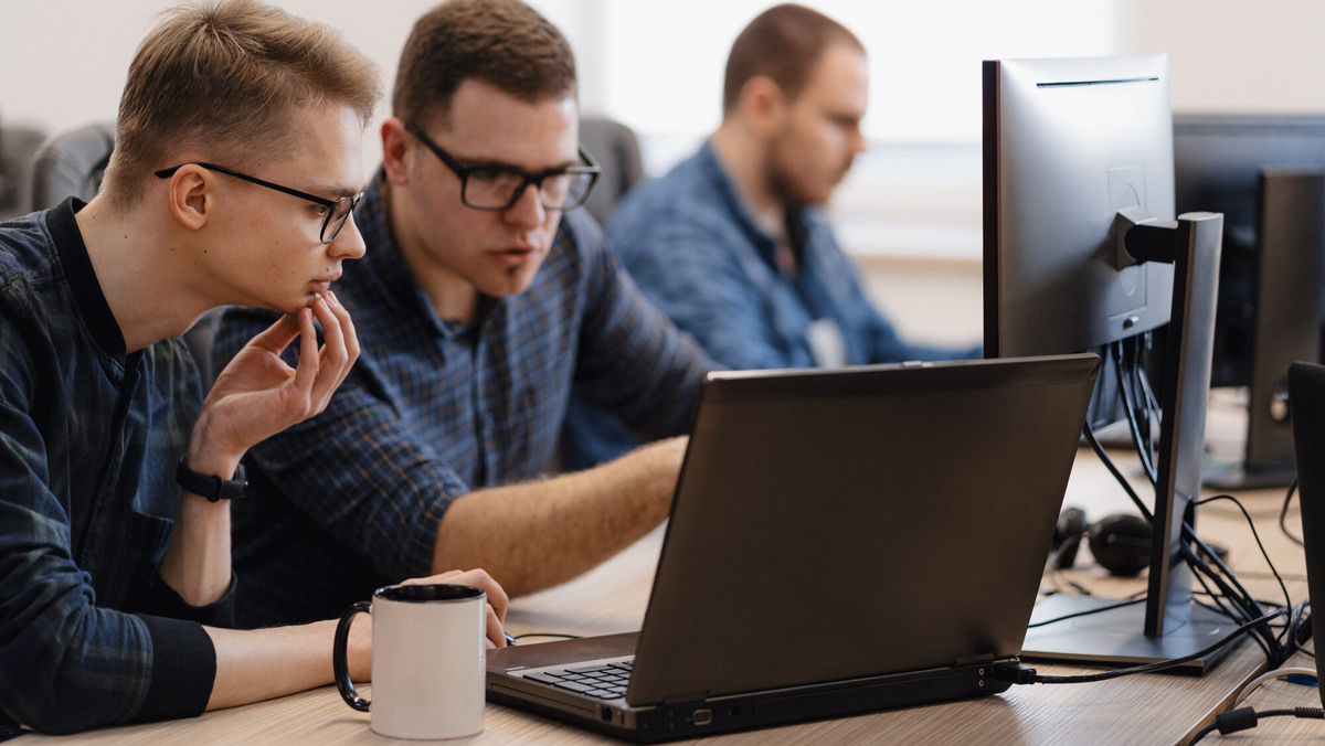    IT-компания, где вы работаете, должна быть аккредитована. Фото: Freepik