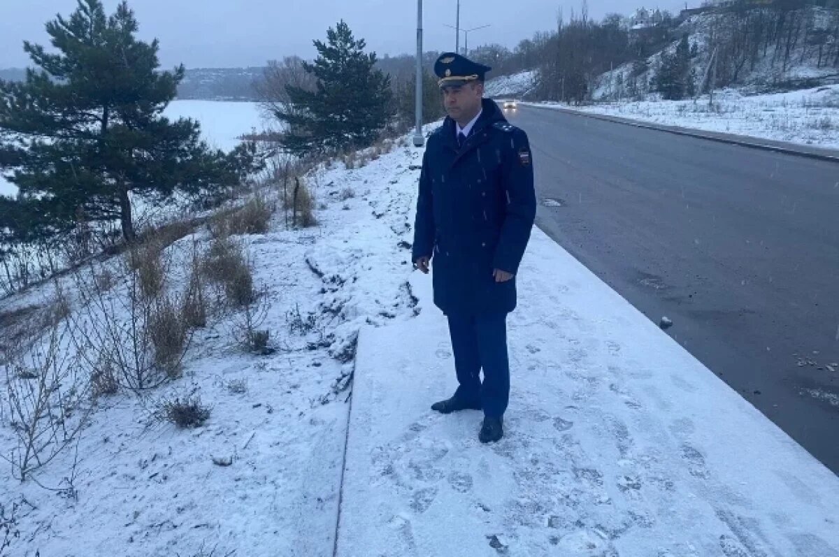    После жалоб калужан городские прокуроры побывали на набережной с проверкой.