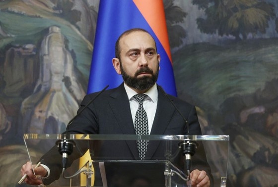    Арарат Мирзоян