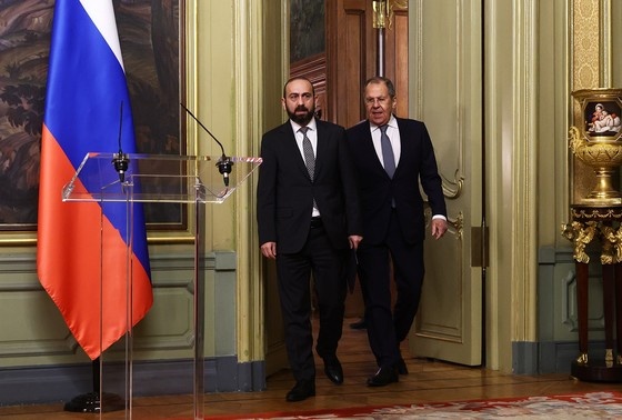    Арарат Мирзоян и Сергей Лавров