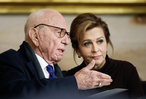    Руперт Мердок и Елена Жукова