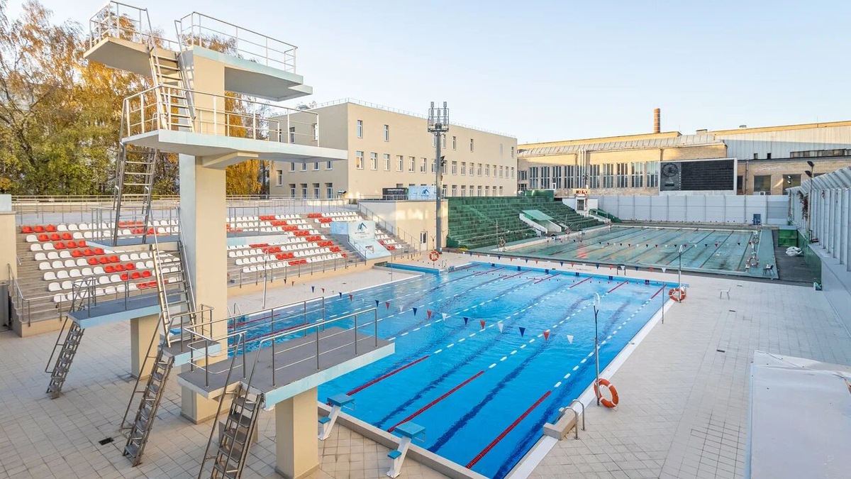 В Московском олимпийском центре водного спорта можно поплавать в закрытом и открытом бассейнах. Фото: Евгений Большаков / Яндекс Карты