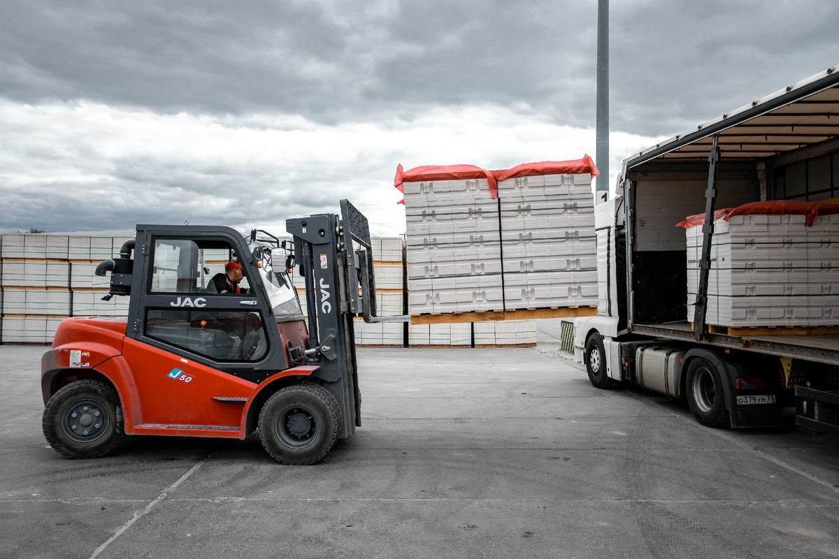 Погрузка и доставка блоков Поревит на заводе