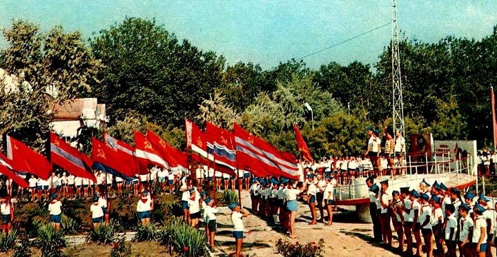 одна из детских здравниц советского периода (фото взято из открытых источников)