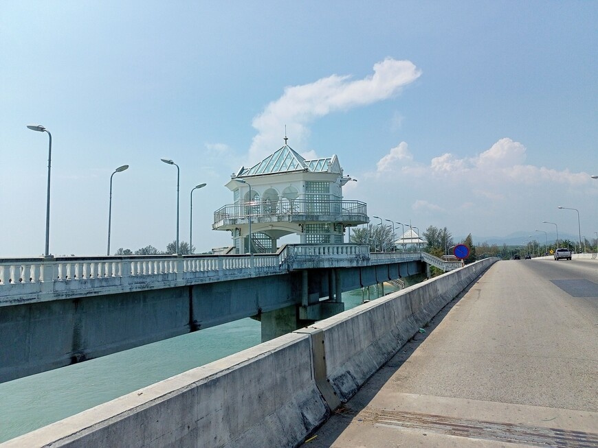 Въезжаем на остров по мосту Сарасин © Maria Dashutina