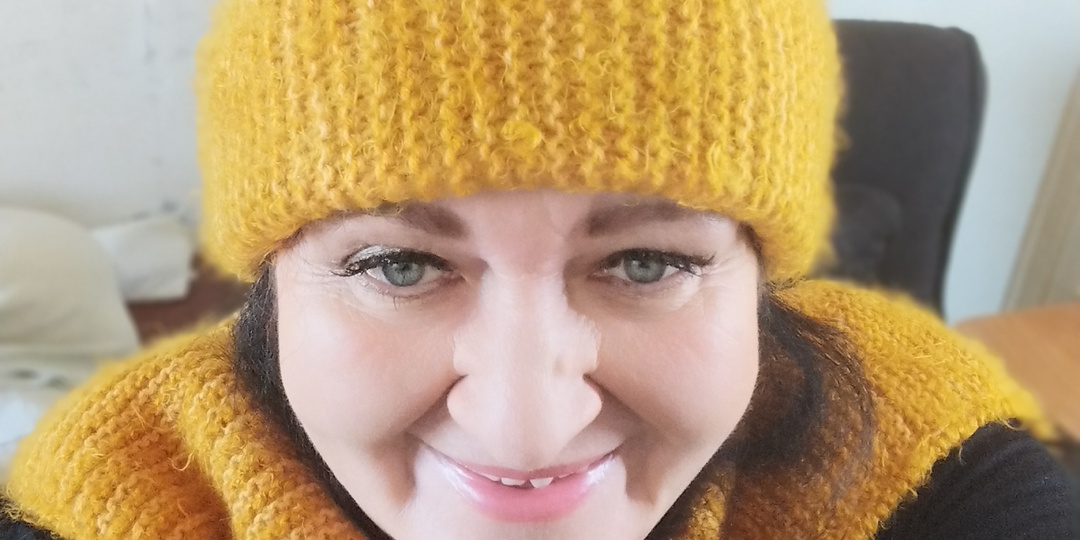 Не смогла себе выбрать одну шапку к этому сезону, поэтому связала пять, показываю - и как выбрать вязаную шапку к лицу