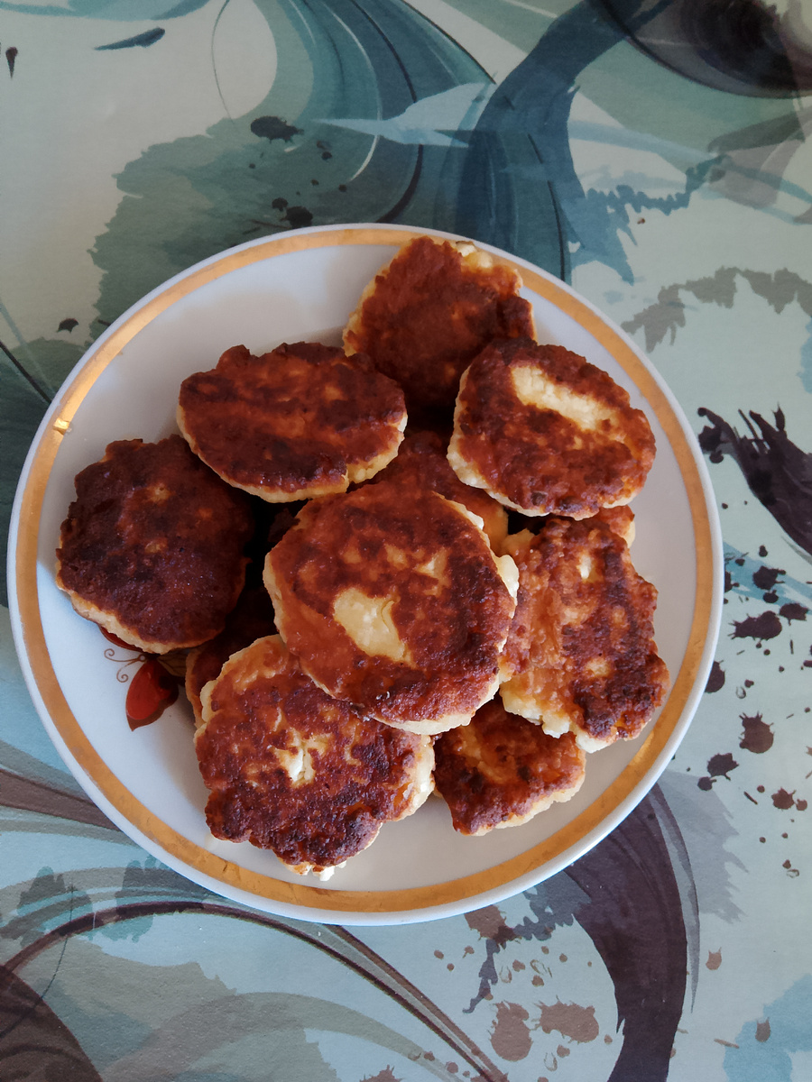 Классический рецепт сырников.