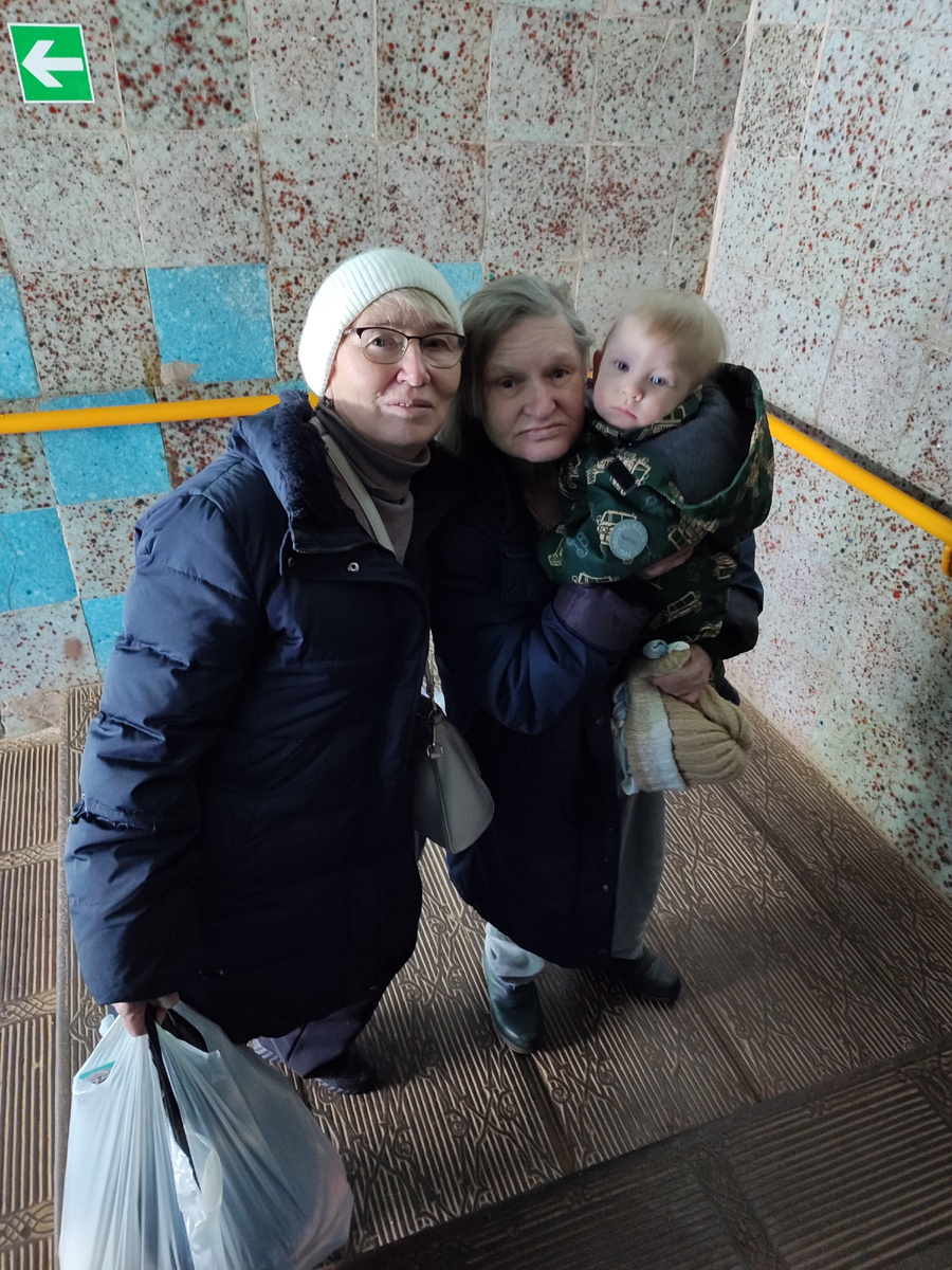 Тётя Оля, мама и сонный Стёпа