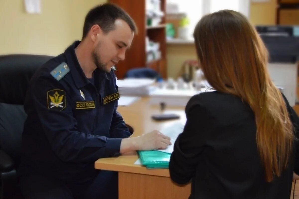    Пинавшую ногой полицейских самарчанку оштрафовали на 25 тысяч рублей