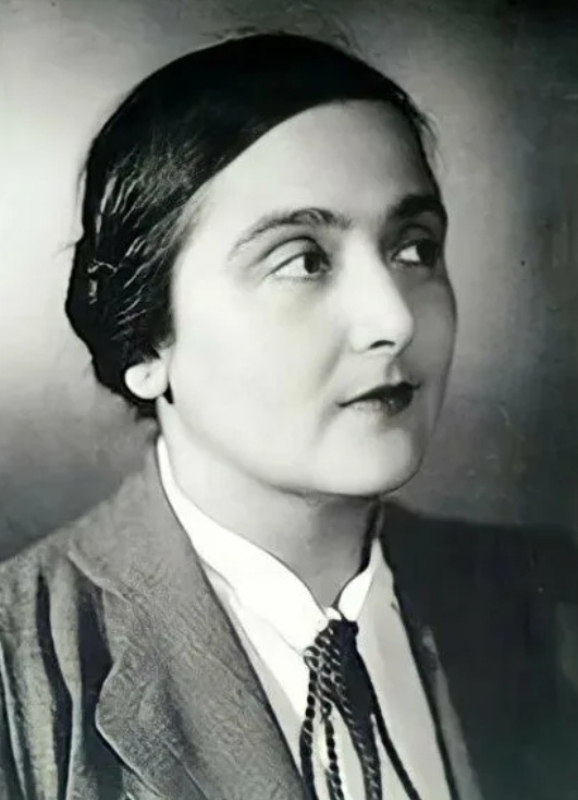Дина Тополева