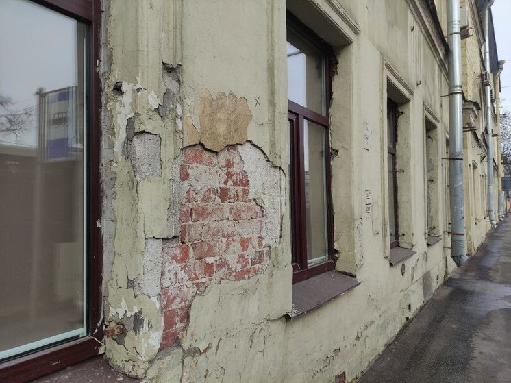     Многие здания нуждаются в капремонте. ФОТО: МК в Мурманске