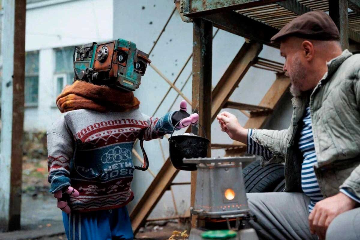 Кинопоиск📷Кадр из сериала «Кибердеревня»