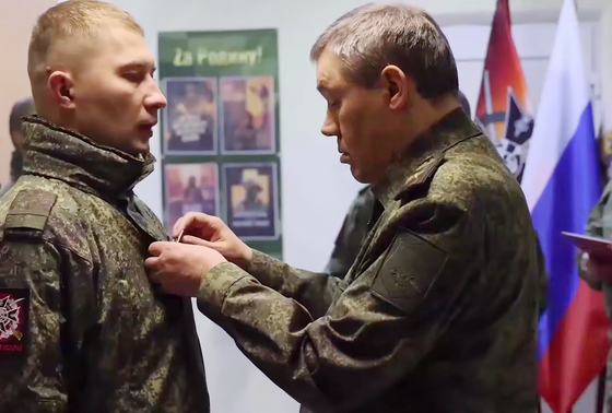    Валерий Герасимов посетил танковую дивизию и мотострелковую бригаду группировки войск «Центр»