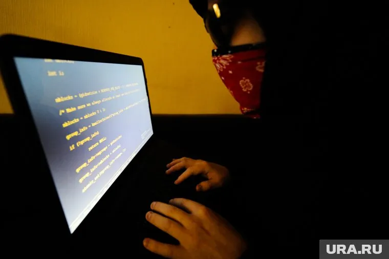 Мошенники от имени фонда рассылают сообщения с вредоносными ссылками
Фото: Вадим Ахметов © URA.RU